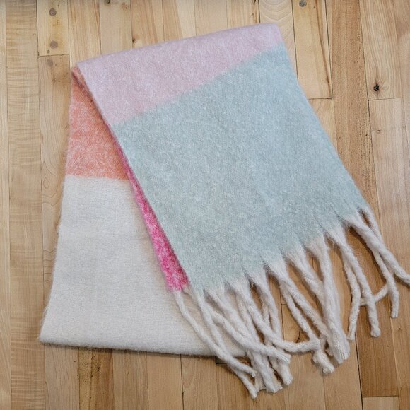 NEW Scarf - Picture 1 of 3